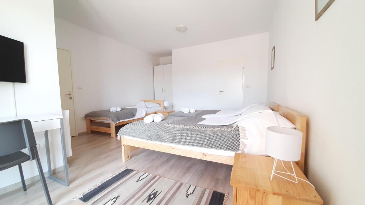 Posteja Rooms ザダル エクステリア 写真